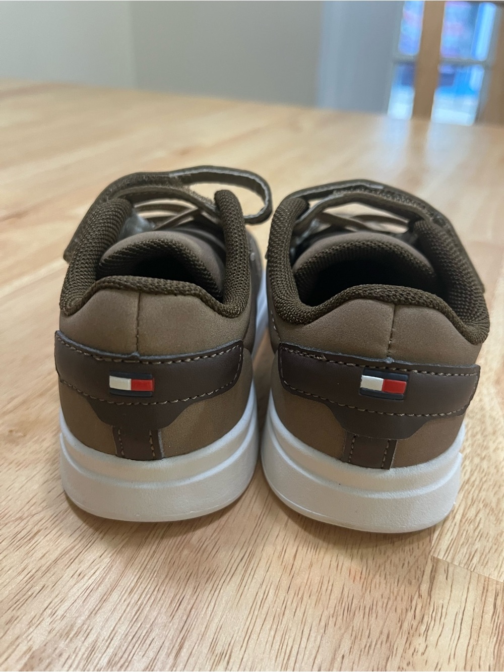 Tommy Hilfiger Brown and White Men’s Low-Top Sneakers